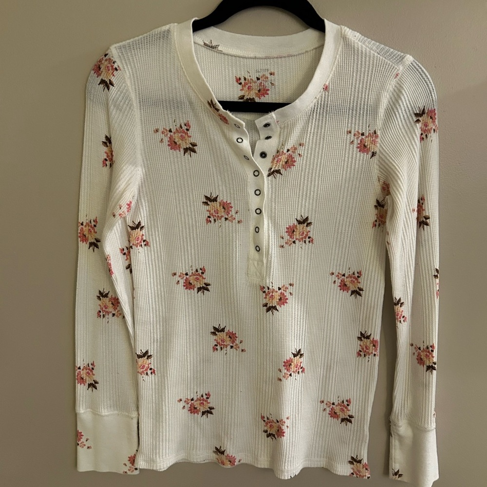 Aerie Cream Floral Long Sleeve Henley